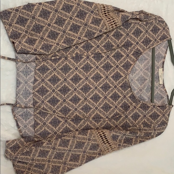 Elodie flowy long sleeve top - Picture 1 of 1